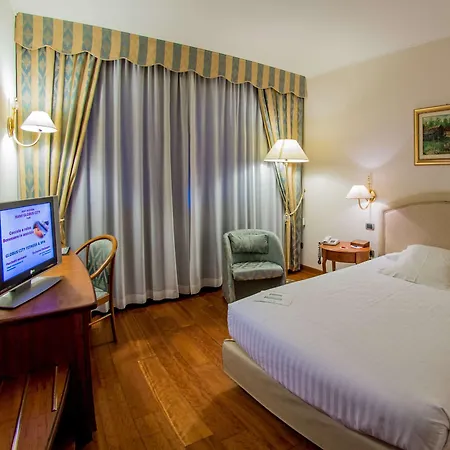 Hotel Western Globus 4*