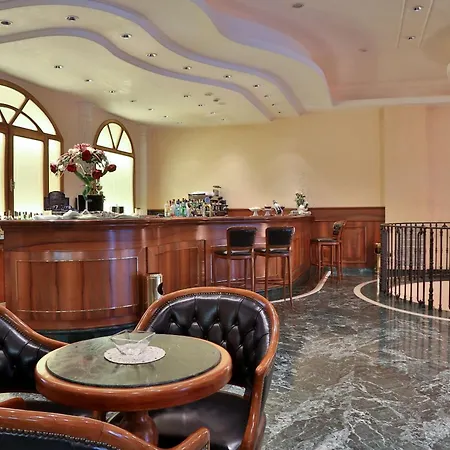 Western Globus Hotel