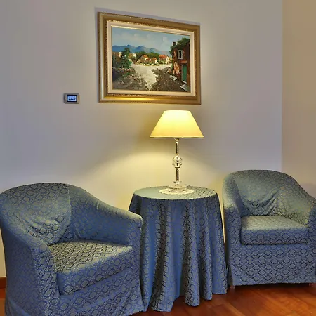 Western Globus Hotel 4*