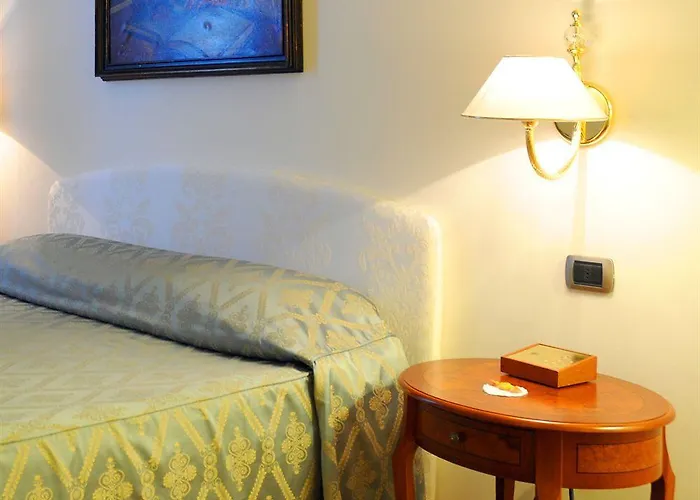 Western Globus Hotel 4*