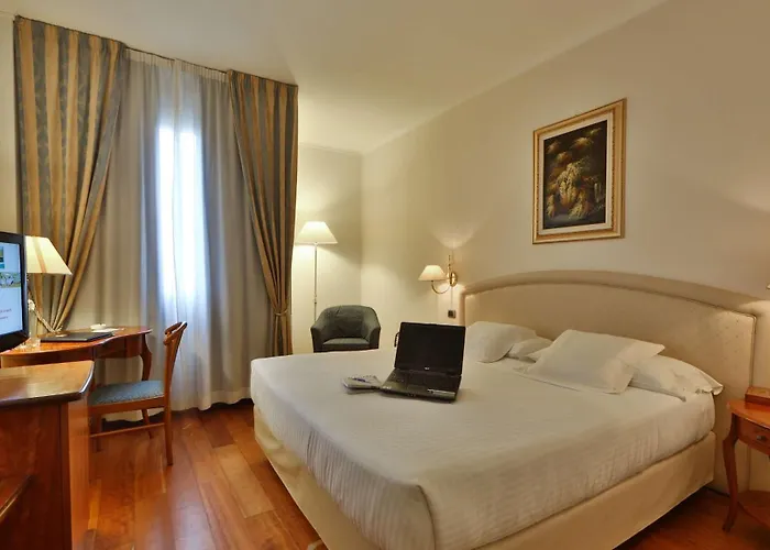 Otel Western Globus Forlì