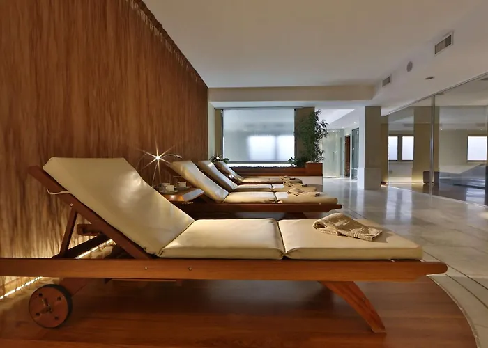 Western Globus Otel 4*