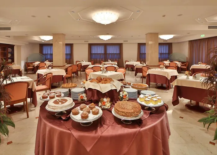 Hotel Western Globus 4*