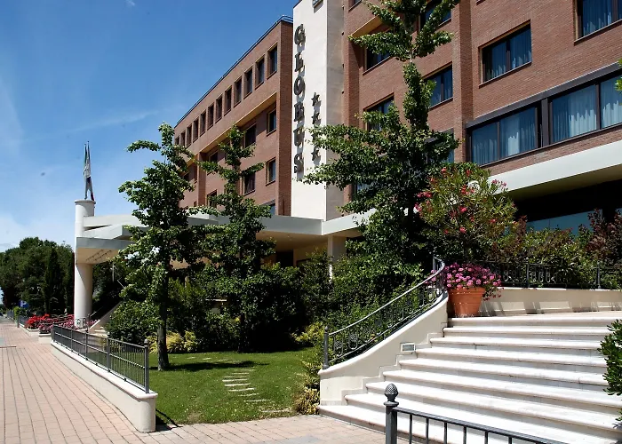 Western Globus Hotel