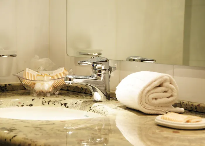 Hotel Western Globus 4*