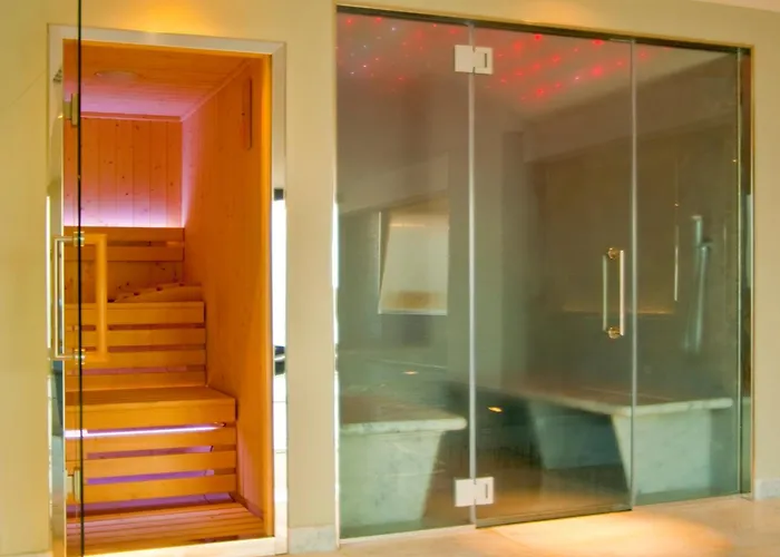 Western Globus Otel 4*