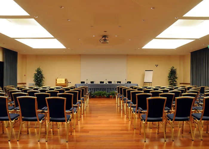 Western Globus Hotel