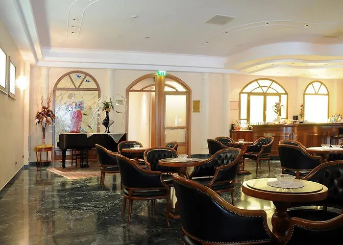 Otel Western Globus 4*